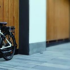 Leon NCM Munich Trekking Electric Bike